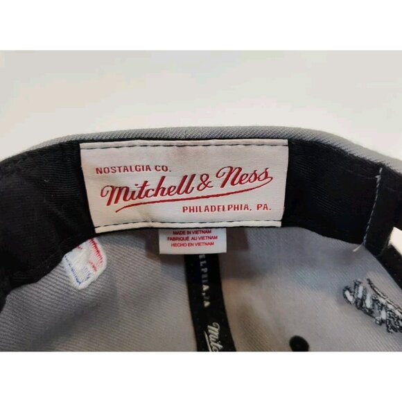 San Antonio Spurs x Mitchell & Ness Snapback Hat Cap Gray Black NBA Embroidered - Picture 6 of 7